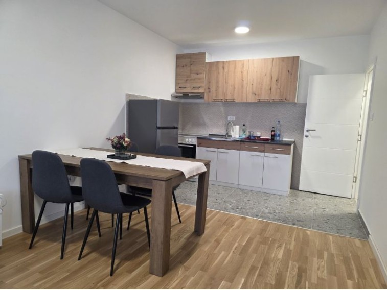 Dvoiposoban stan za izdavanje, Centar, 550€, 53m² Dvoiposoban stan za izdavanje, Centar, 550€, 53m²