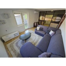 2-etažna kuća za izdavanje, Donji Grad, 700€, 210m² 2-etažna kuća za izdavanje, Donji Grad, 700€, 210m²