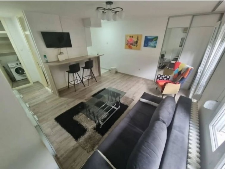Garsonjera za izdavanje, Kotež 2, 250€, 28m²