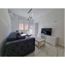 Izdat. Jednoiposoban stan za izdavanje, Centar, 400€, 38m²