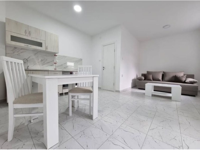 *Izdata ✔️ Garsonjera za izdavanje 300€ sa računima. 18m²
