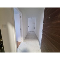 Centar. Dvoiposoban stan za  67m² sa garažnim mestom.