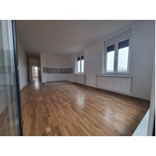 Centar. Trosoban stan na prodaju, 79m².